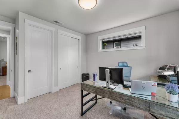 3043 Hidden Ridge DR, Bend, OR 97703