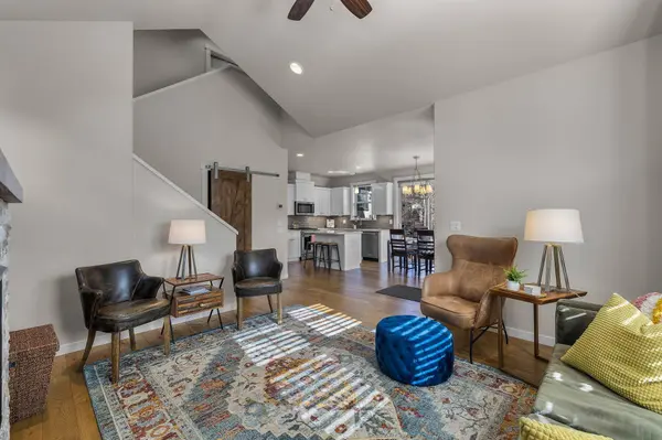 19721 River Camp LN, Bend, OR 97702