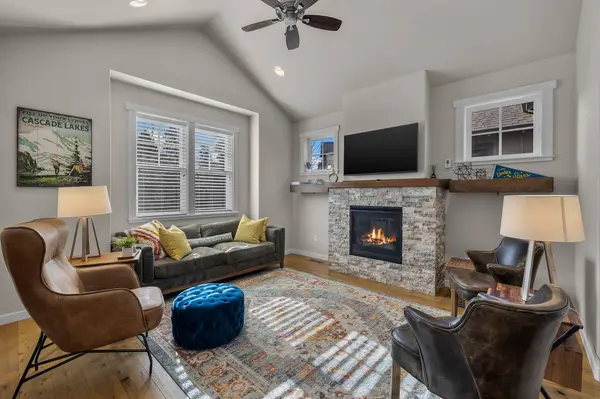 19721 River Camp LN, Bend, OR 97702