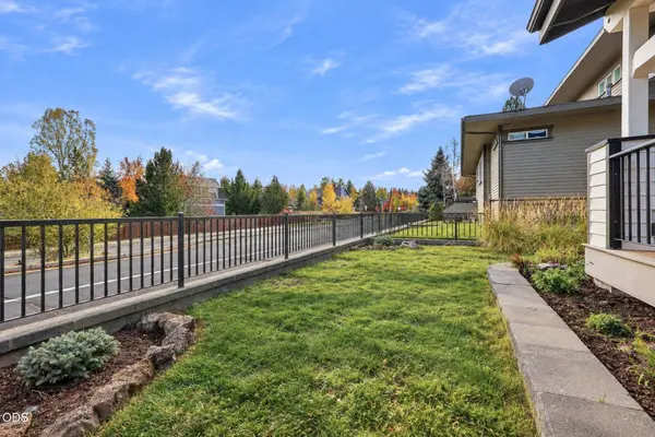 2405 Skyline Ranch RD, Bend, OR 97703