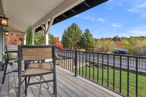 2405 Skyline Ranch RD, Bend, OR 97703