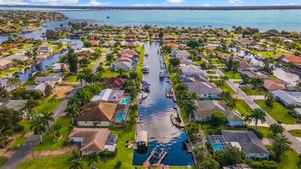 Cape Coral Canal Guide