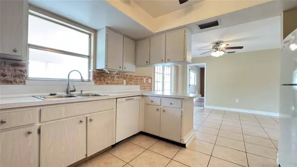 933 SE 26TH ST, Cape Coral, FL 33904