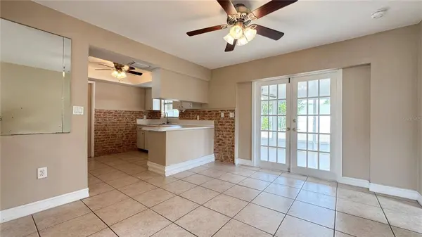 933 SE 26TH ST, Cape Coral, FL 33904