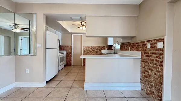 933 SE 26TH ST, Cape Coral, FL 33904