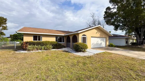 933 SE 26TH ST, Cape Coral, FL 33904
