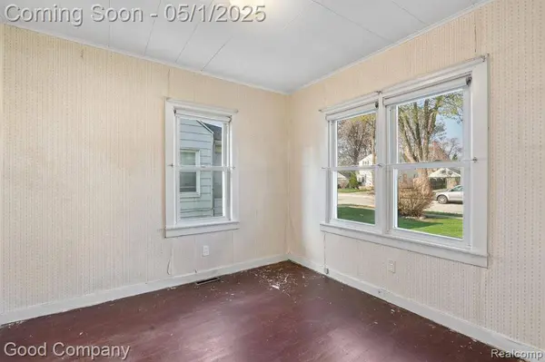 26556 PALMER Boulevard, Madison Heights, MI 48071