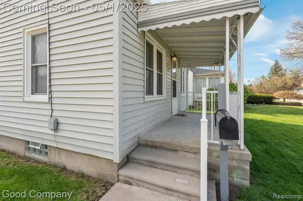 26556 PALMER Boulevard, Madison Heights, MI 48071