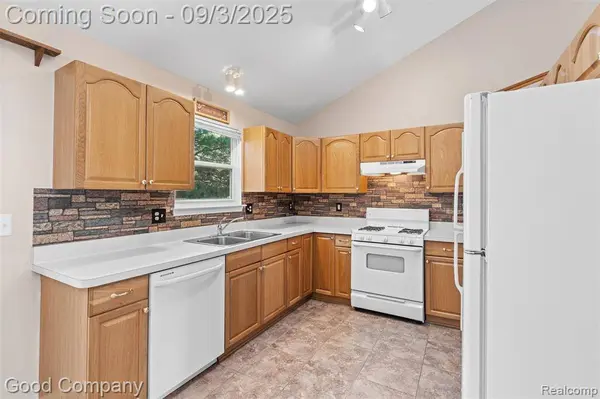 7656 Amanda Circle, Washington Twp, MI 48094