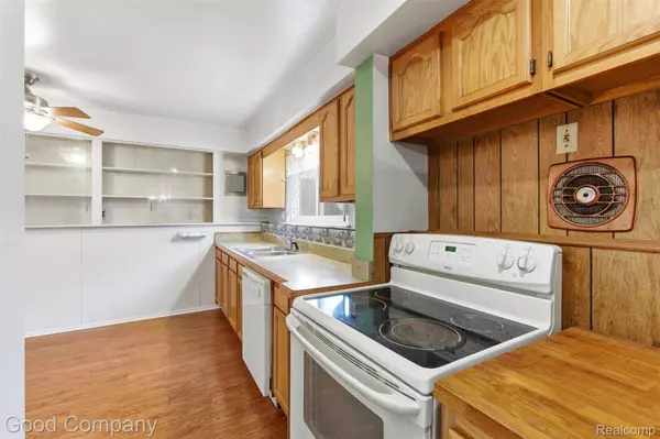 131 S Christine, Westland, MI 48186