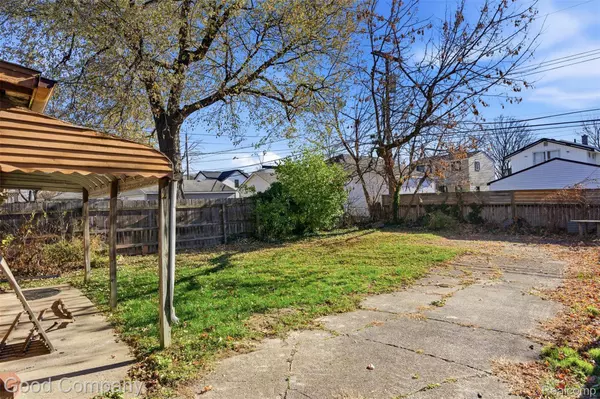 1308 E Lincoln ST, Birmingham, MI 48009