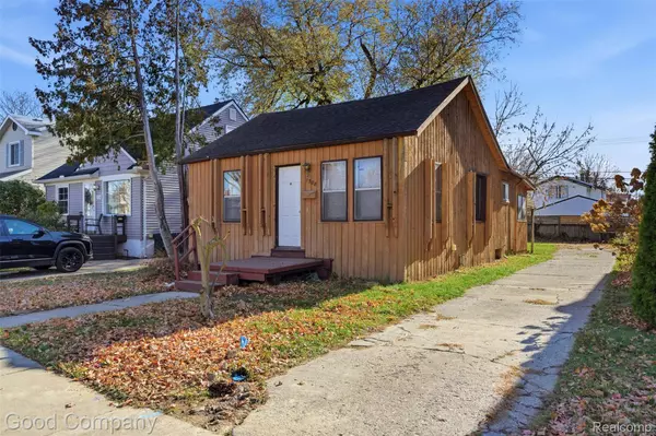 1308 E Lincoln ST, Birmingham, MI 48009