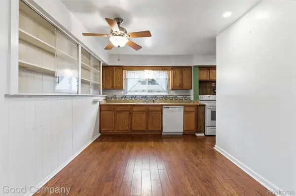 131 S Christine, Westland, MI 48186