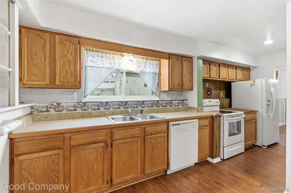 131 S Christine, Westland, MI 48186