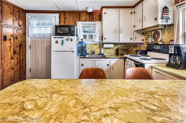 100 Holly AVE, Denton Township, MI 48651