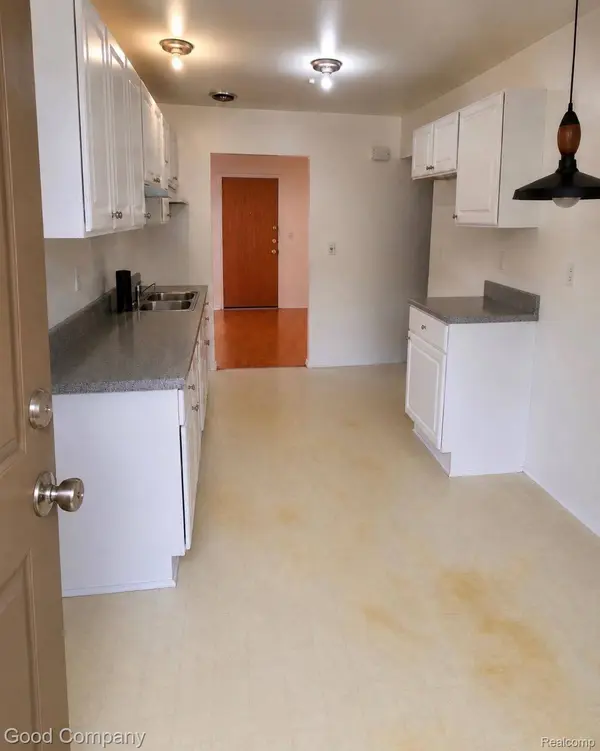 8401 18 Mile RD #238, Sterling Heights, MI 48313