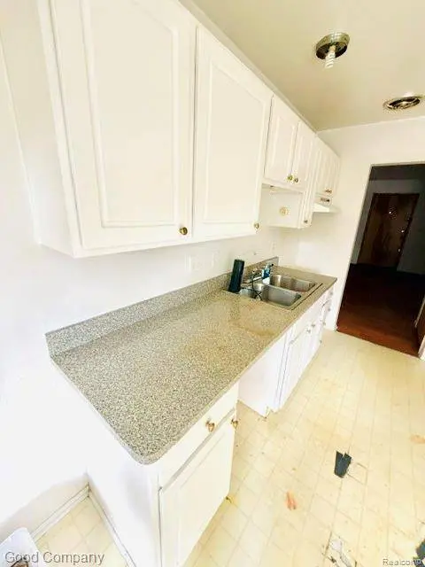 8401 18 Mile RD #238, Sterling Heights, MI 48313