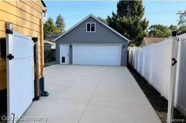 412 Chippewa ST, Clawson, MI 48017