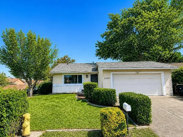 1580 Griffith PL