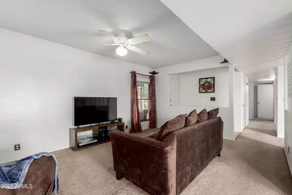 3037 W LIBBY Street, Phoenix, AZ 85053