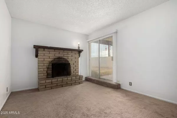 3037 W LIBBY Street, Phoenix, AZ 85053