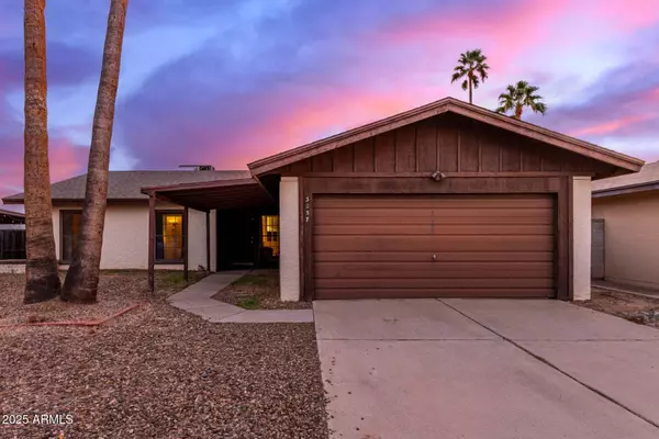 3037 W LIBBY Street, Phoenix, AZ 85053