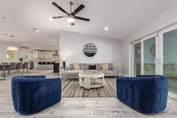 334 W BETHANY HOME Road, Phoenix, AZ 85013