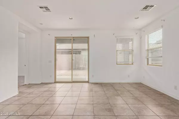 8948 W BETHANY HEIGHTS Drive, Glendale, AZ 85305