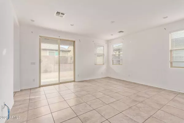 8948 W BETHANY HEIGHTS Drive, Glendale, AZ 85305