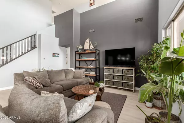 26099 N 83RD Drive, Peoria, AZ 85383