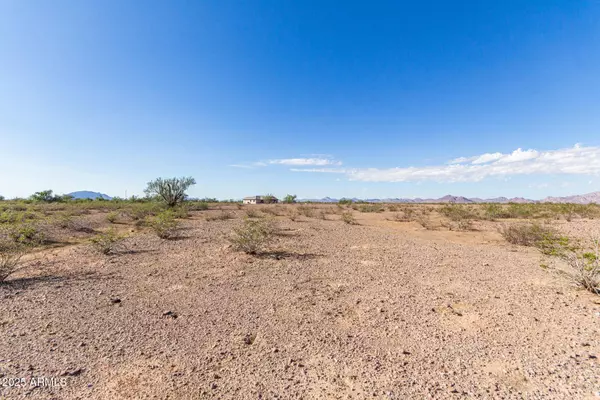 407 W Montebello Avenue #R, Tonopah, AZ 85354
