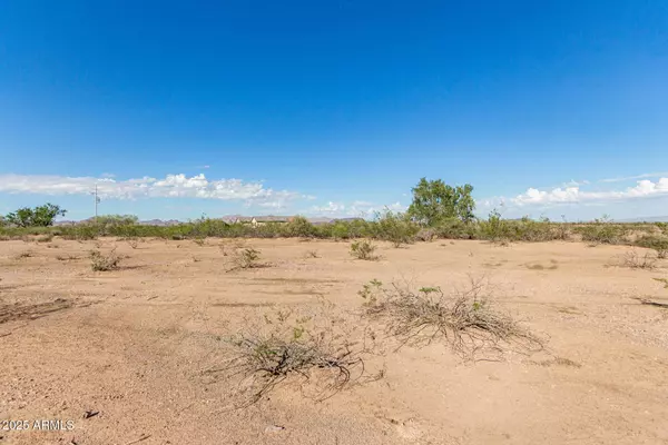 407 W Montebello Avenue #R, Tonopah, AZ 85354