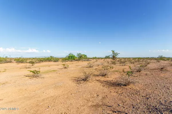 57 N 407th Avenue #Q, Tonopah, AZ 85354