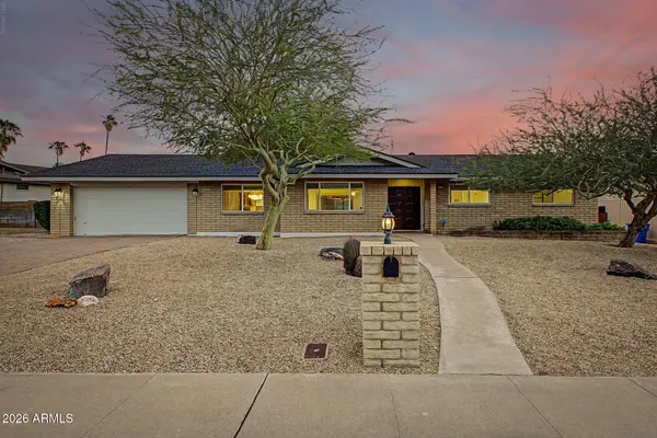 2247 E LINCOLN Circle