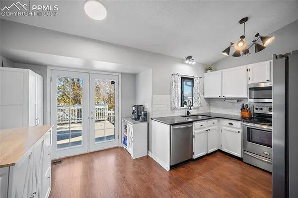 2650 Fredricksburg DR, Colorado Springs, CO 80922