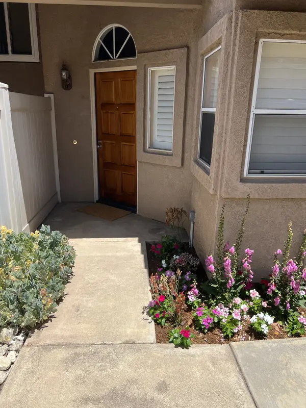 8366 Gabriel Dr #D, Rancho Cucamonga, CA 91730-3264