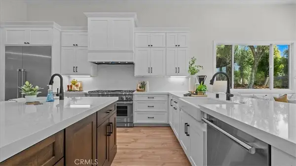 3310 N Mills AVE, Claremont, CA 91711
