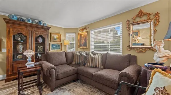 2184 Eiffel CIR, Upland, CA 91784