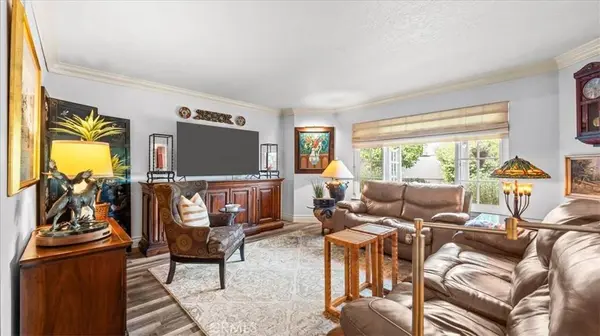 2184 Eiffel CIR, Upland, CA 91784