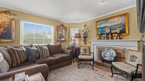 2184 Eiffel CIR, Upland, CA 91784