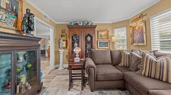 2184 Eiffel CIR, Upland, CA 91784