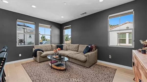 102 Fayette CT, Claremont, CA 91711