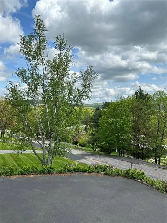 22 Suncrest TER, Oneonta, NY 13820