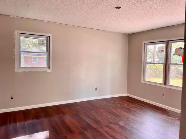 17 Young St, Hazlehurst, GA 31539