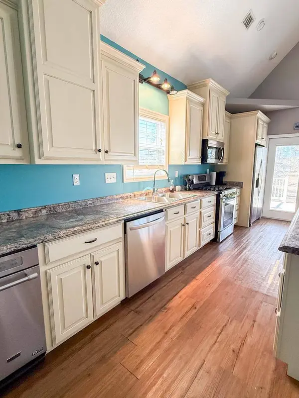 765 Max Deen Dr, Baxley, GA 31513