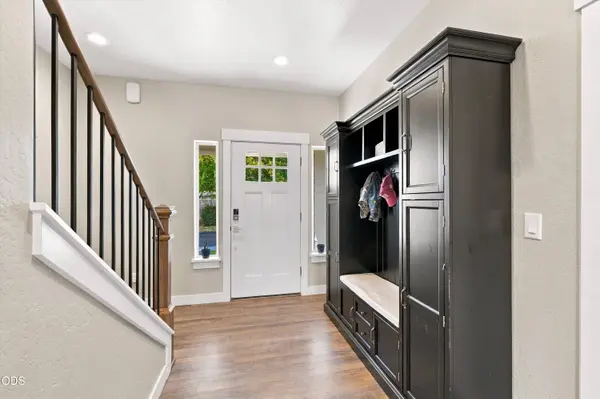 213 Samuel Lane Loop RD, Phoenix, OR 97535
