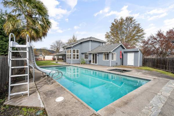 294 Tiffany AVE, Central Point, OR 97502