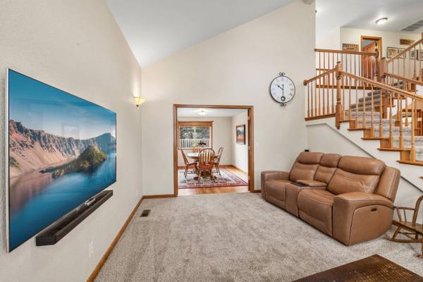 294 Tiffany AVE, Central Point, OR 97502