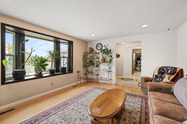 5045 Crestwood AVE, Central Point, OR 97502