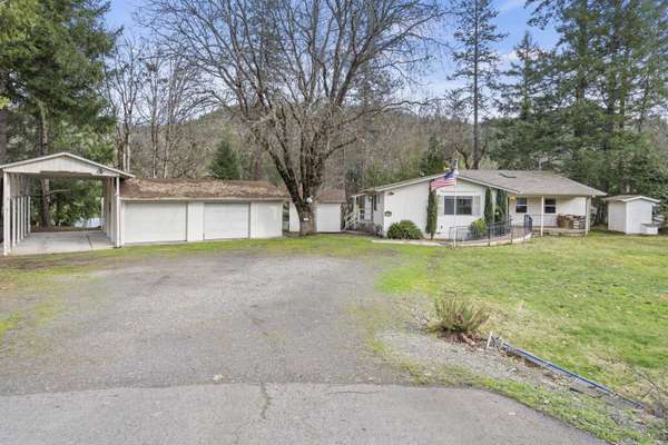 22292 Highway 62, Shady Cove, OR 97539